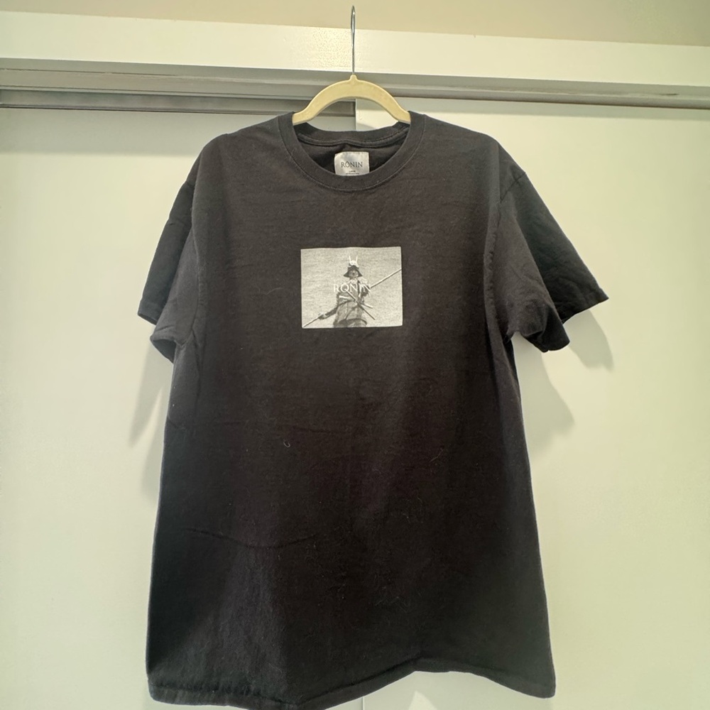 Ronin Men’s Black Graphic T-Shirt